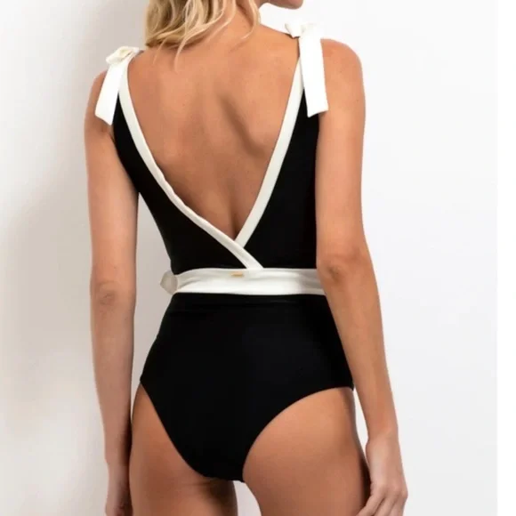 PatBO Plunge Neckline One-Piece Without Flower Size Large - Picture 2 of 6